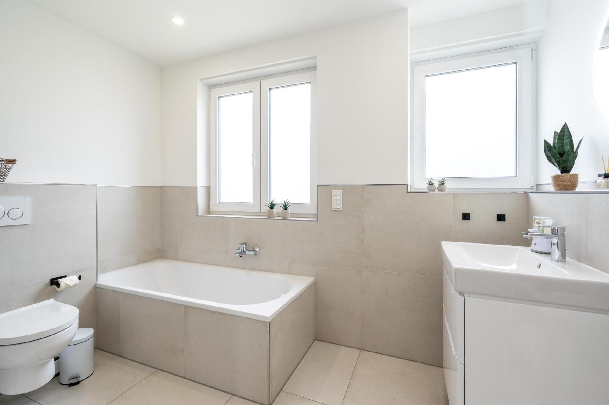 Raw-flat Meier - Modern - Stylisch - Balkon - Netflix Bielefeld