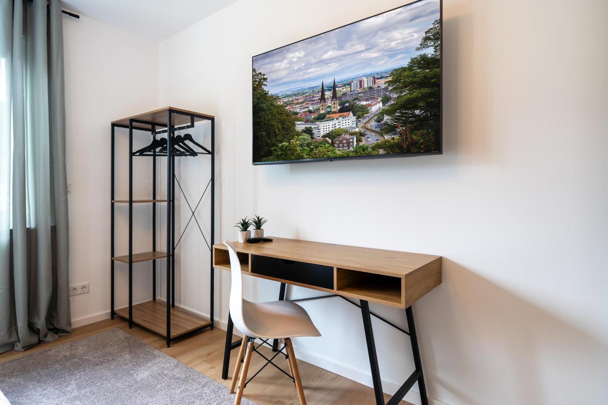 Raw-flat Meier - Modern - Stylisch - Balkon - Netflix