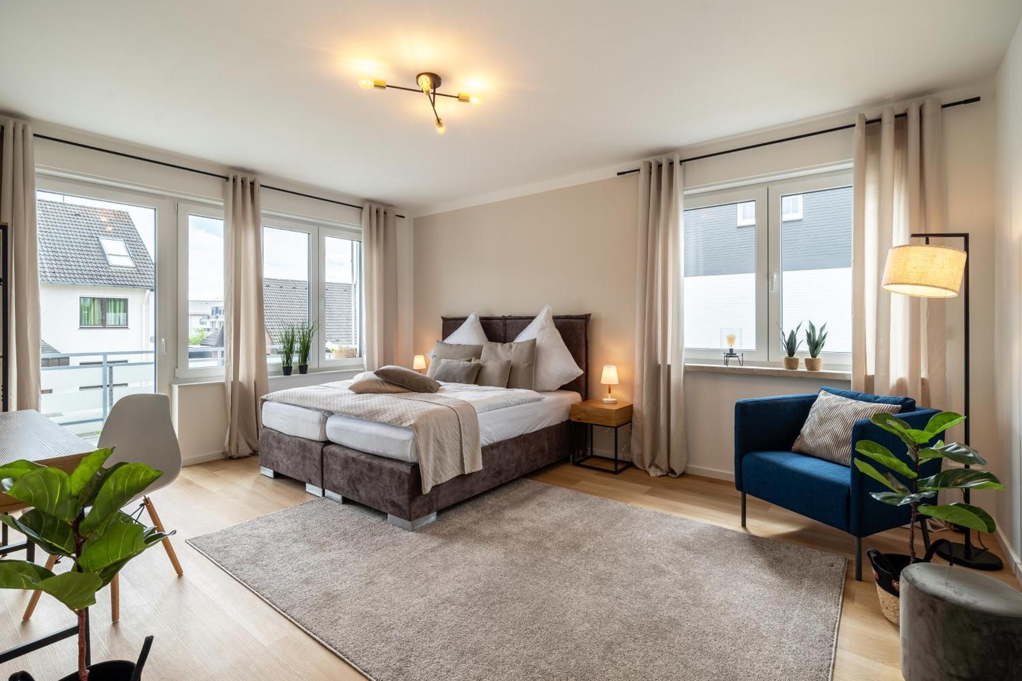 Raw-flat Meier - Modern - Stylisch - Balkon - Netflix